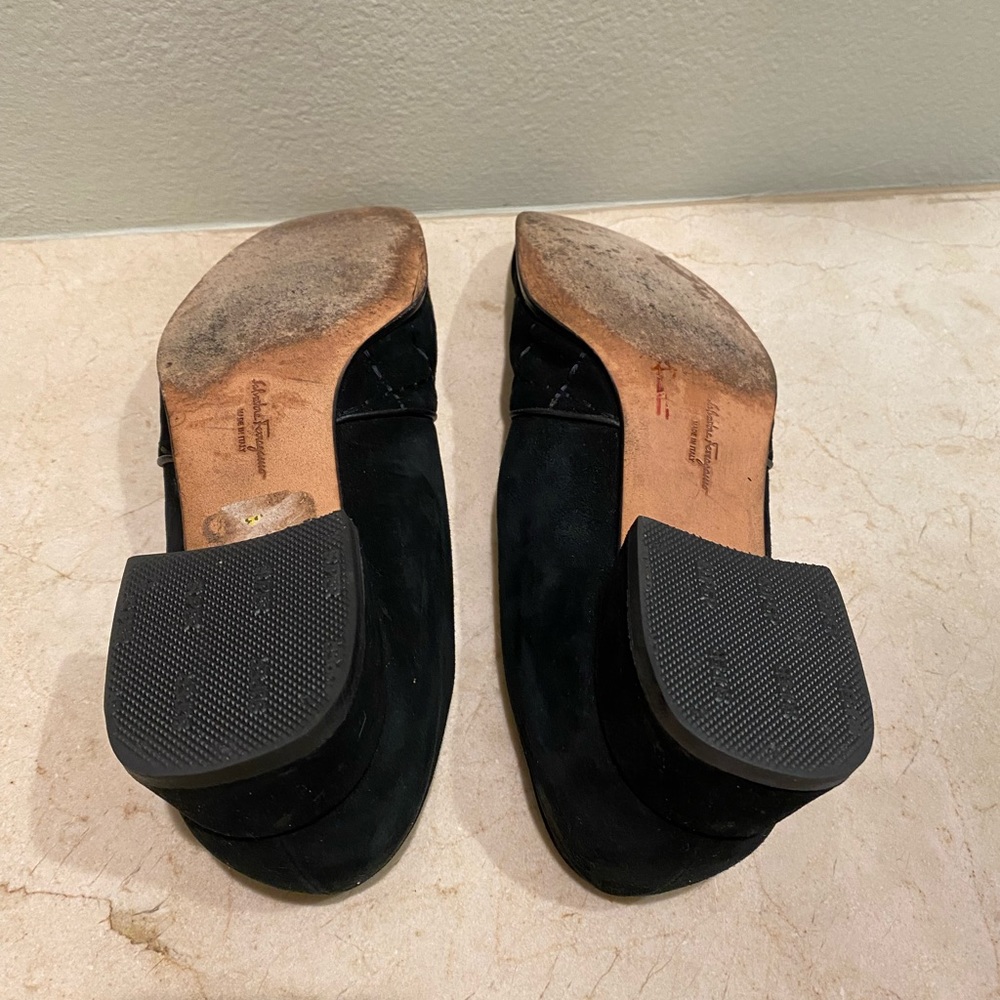 Salvatore Ferragamo black suede pumps - Picture 5 of 6